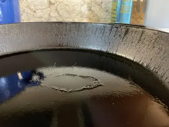 Unusual ridge near the center of the skillet