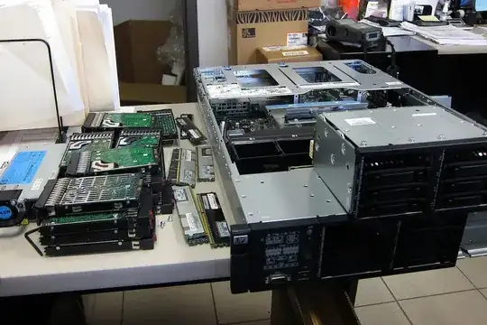 P ProLiant DL380 G7 + 4x4 2.5" drive cabinets + drives + memory modules + PSU