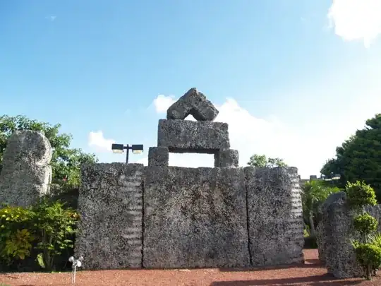 picture of the 30 ton stone from wikipedia