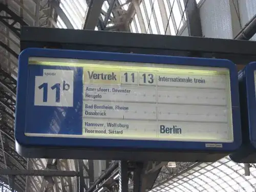 Mechanical arrivals flip board.