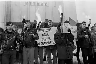 Photo that surfaces a lot on the internet in relation to the Ukraine war allegedly showing Rogozin, center, performing a Nazi salute