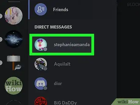 Step 3 Selecione um amigo abaixo de "Mensagens diretas".