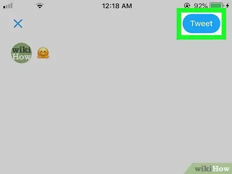 Step 5 Finalize tocando em Tweet, no canto superior direito da caixa de texto, para publicar o tweet com o emoji escolhido.