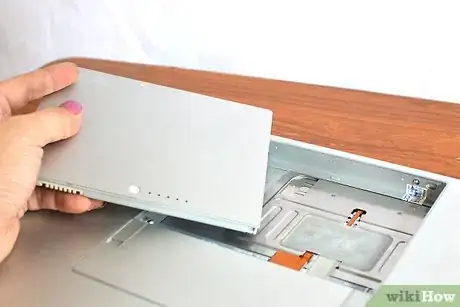 Step 1 Desligue o computador.